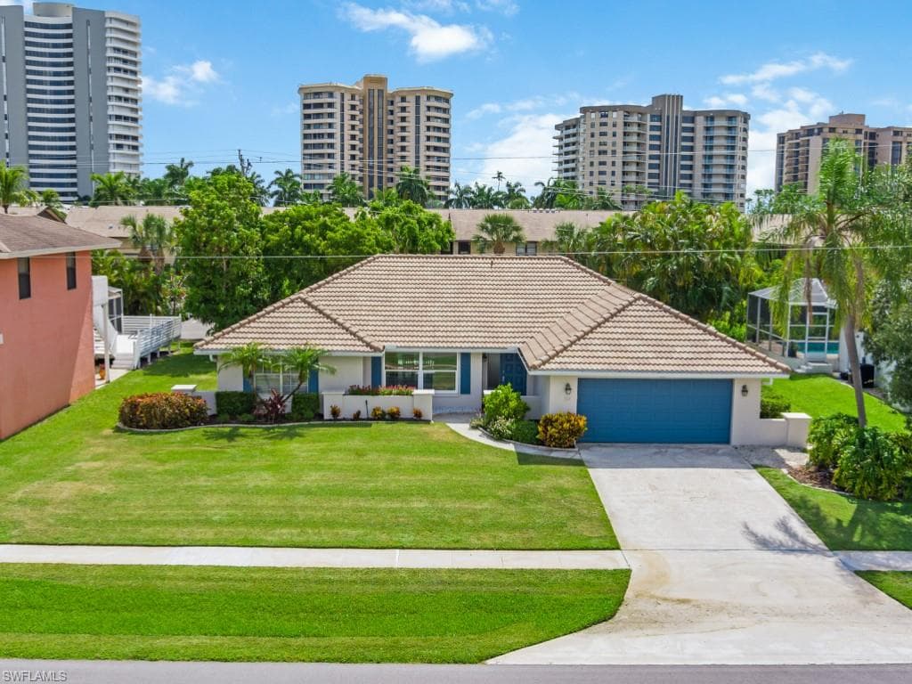 158 Flamingo CIR MARCO ISLAND, FL 34145