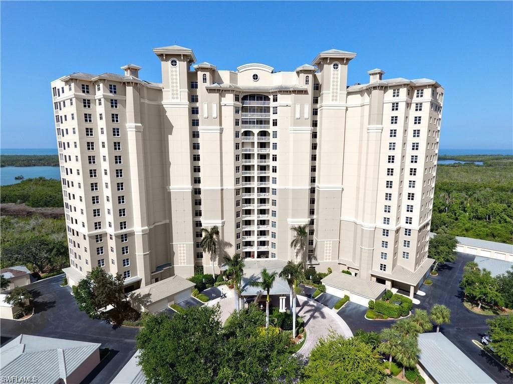1001 Arbor Lake DR 1106 NAPLES, FL 34110
