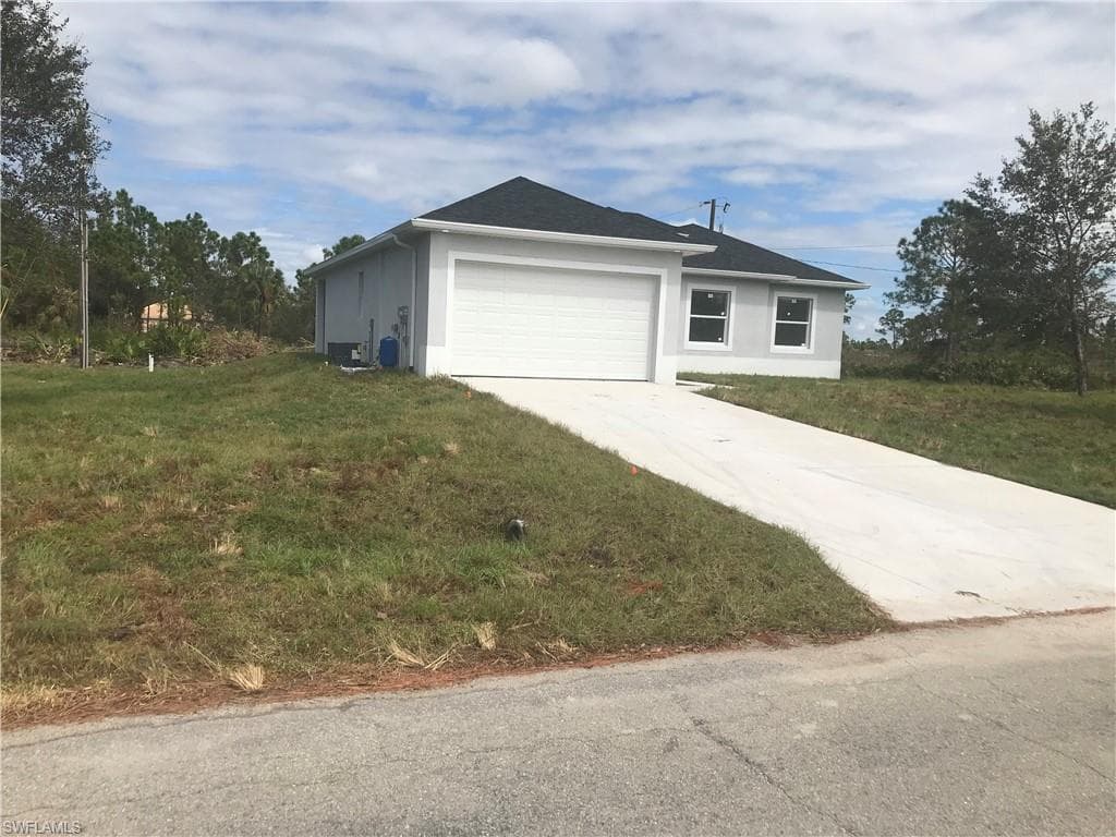 507 E 8th ST LEHIGH ACRES, FL 33972