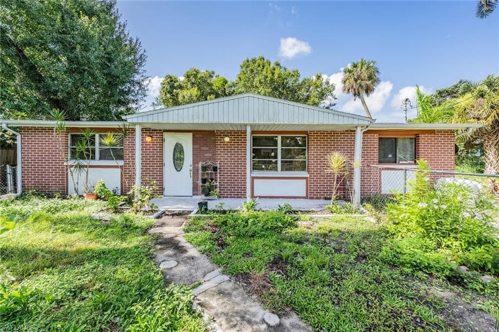 4625 Maple CT FORT MYERS, FL 33905