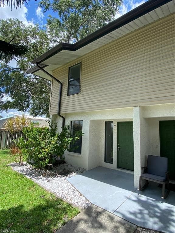 2121 Crystal DR 9 FORT MYERS, FL 33907