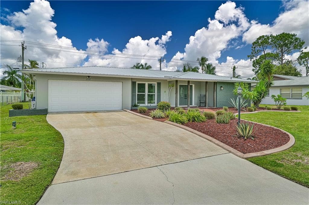 2372 Jasper AVE FORT MYERS, FL 33907