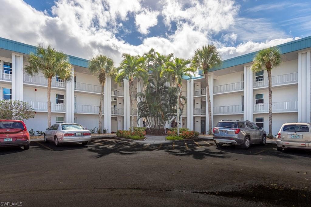 1700 Pine Valley DR 303 FORT MYERS, FL 33907