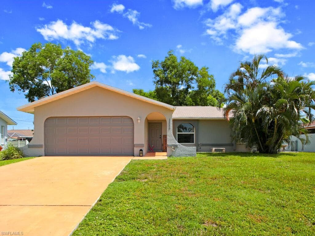 1225 30th ST CAPE CORAL, FL 33914