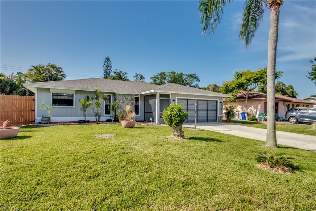 1349 Torreya CIR NORTH FORT MYERS, FL 33917
