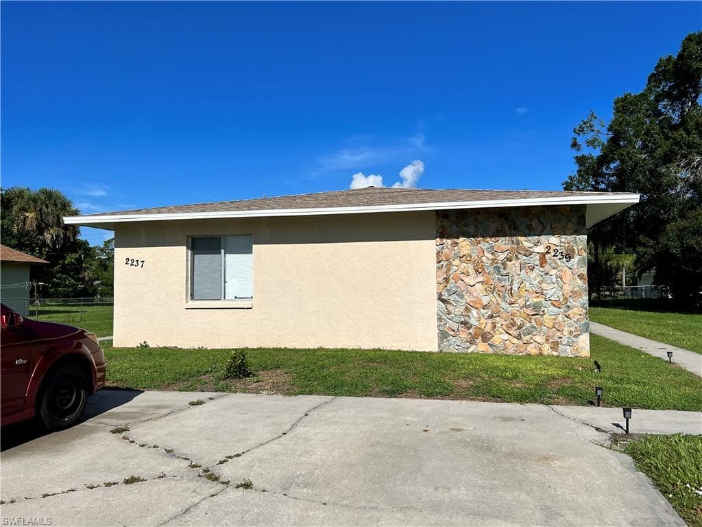 2237 Iris WAY FORT MYERS, FL 33905