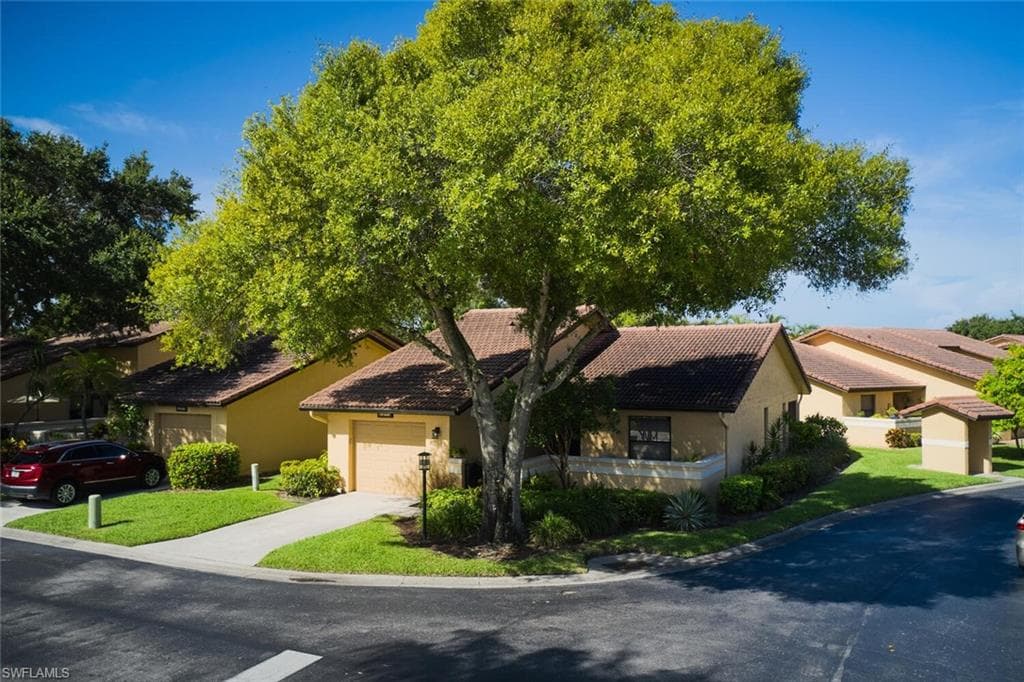 5373 Council LN FORT MYERS, FL 33907