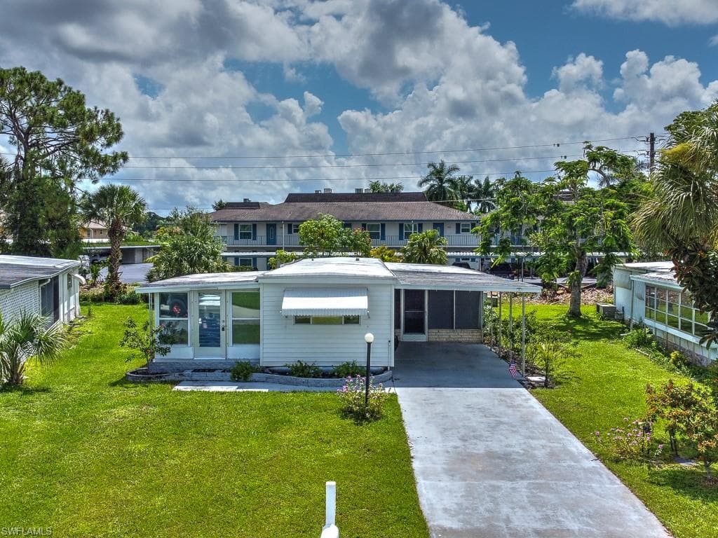 531 Monte Carlo LN NAPLES, FL 34112