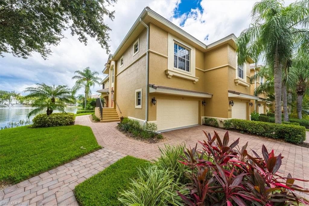 5012 Maxwell CIR 1-201 NAPLES, FL 34105