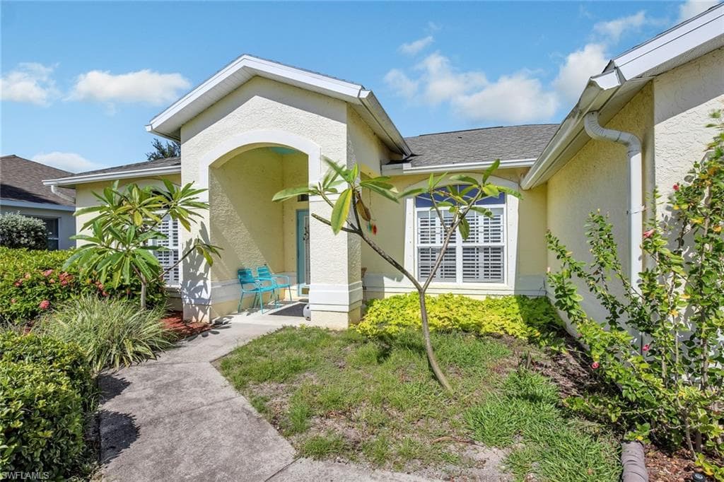 23379 Olde Meadowbrook CIR ESTERO, FL 34134