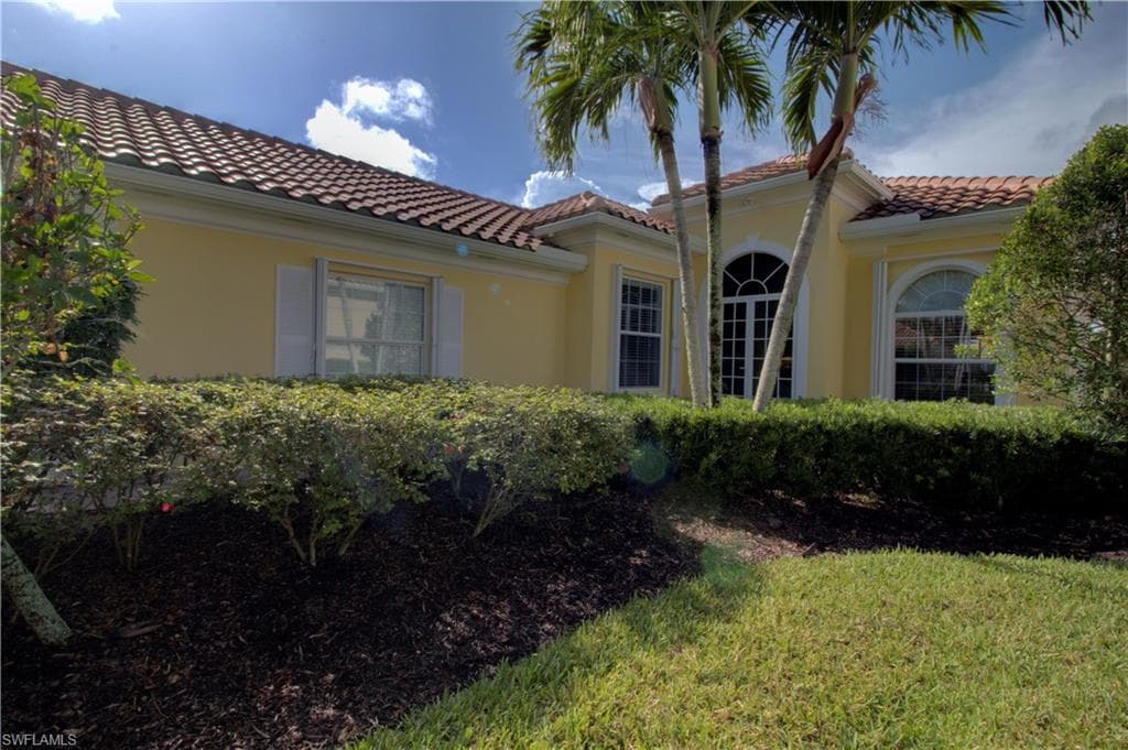 7252 Carducci CT NAPLES, FL 34114