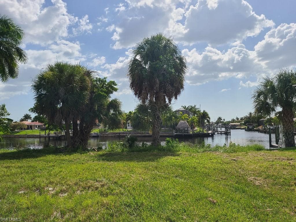 3912 SE 18th PL CAPE CORAL, FL 33904