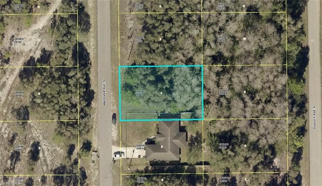 833 Andover AVE S LEHIGH ACRES, FL 33974
