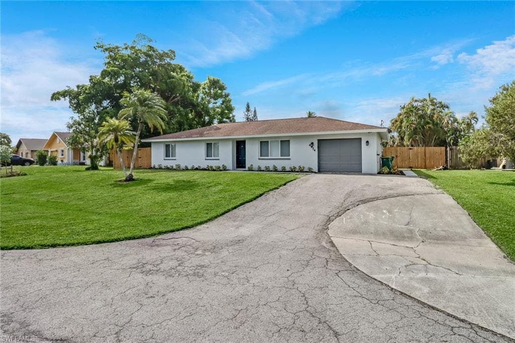 4974 18th CT NAPLES, FL 34116