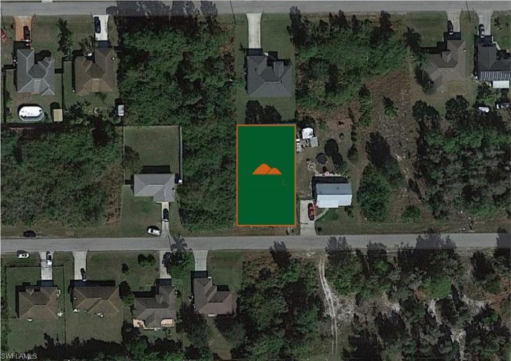 5208 3rd ST W LEHIGH ACRES, FL 33971