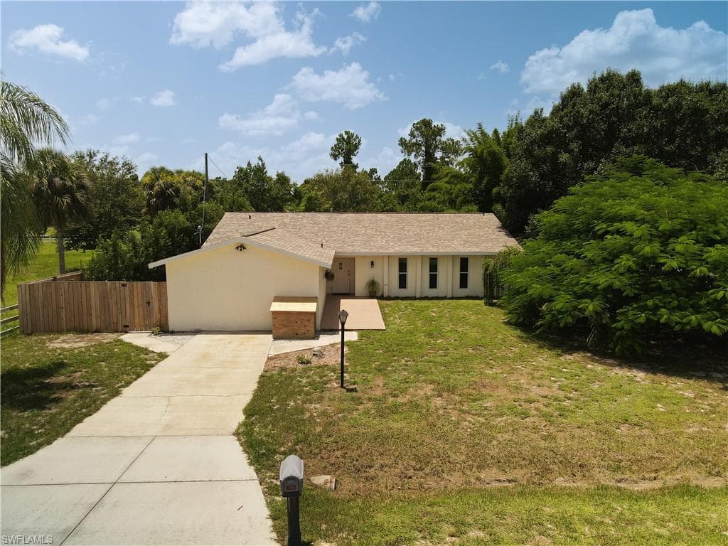 623 Canton AVE LEHIGH ACRES, FL 33972