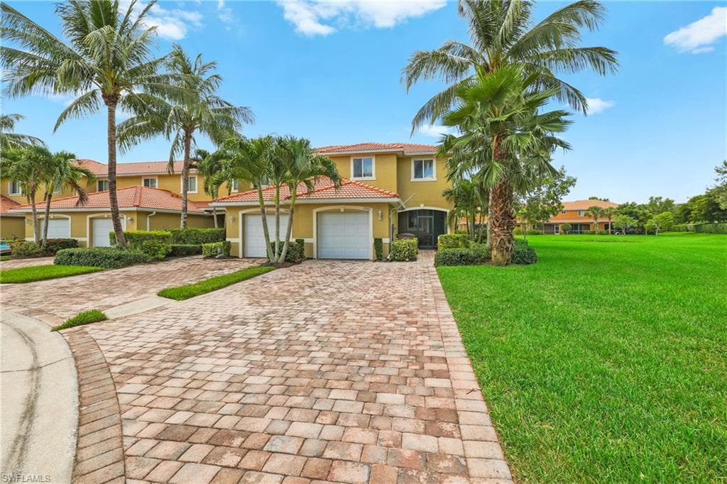 2400 Caslotti WAY CAPE CORAL, FL 33909