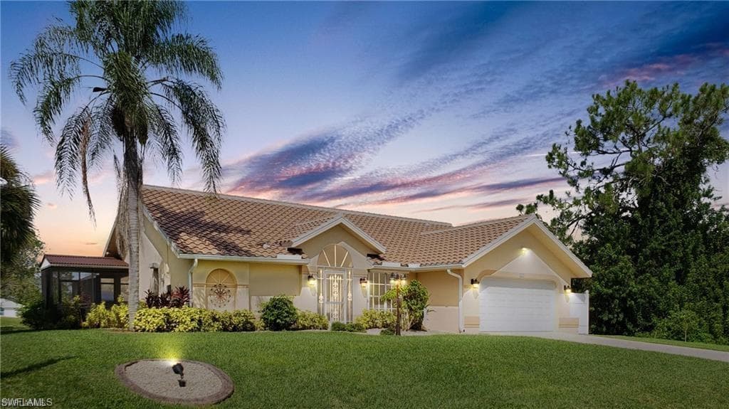 688 Mirror Lakes CT LEHIGH ACRES, FL 33974