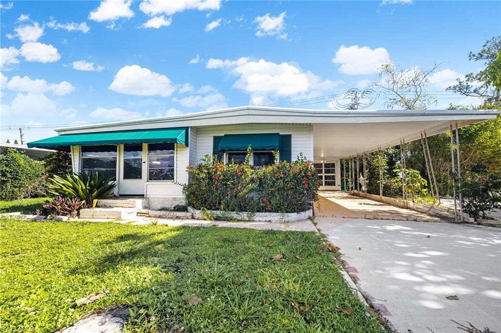 1 Saint Raphael DR NAPLES, FL 34112