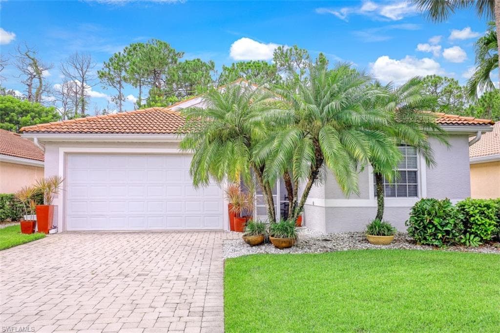 7920 Leicester DR NAPLES, FL 34104
