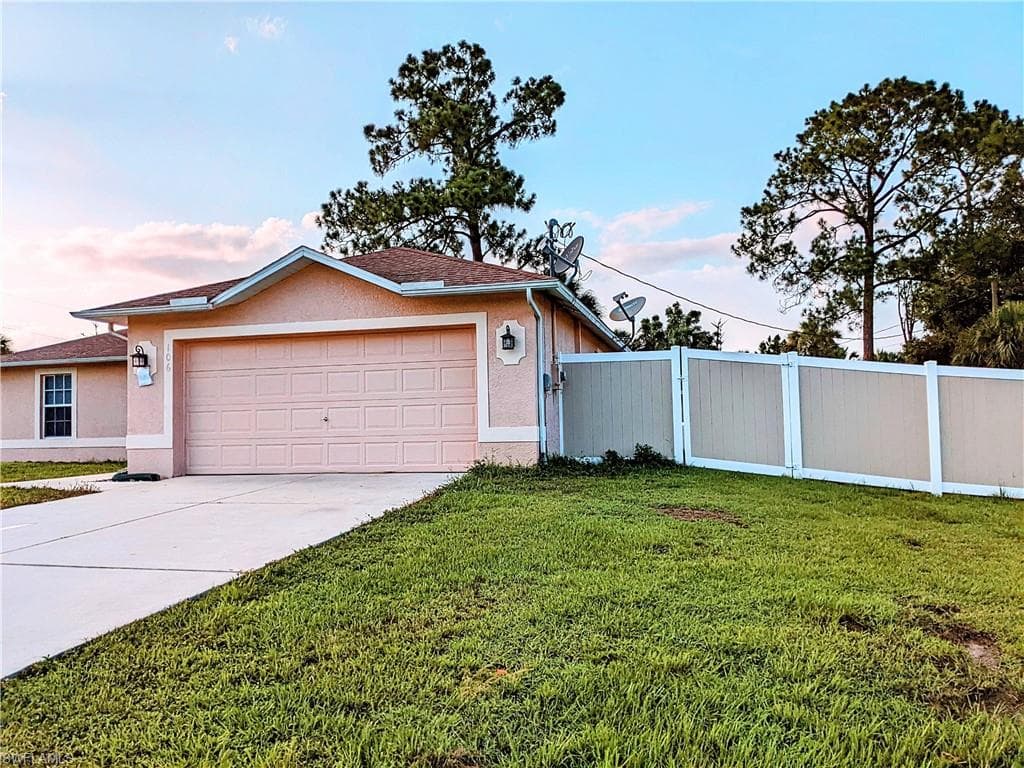 106 W 5th ST LEHIGH ACRES, FL 33972