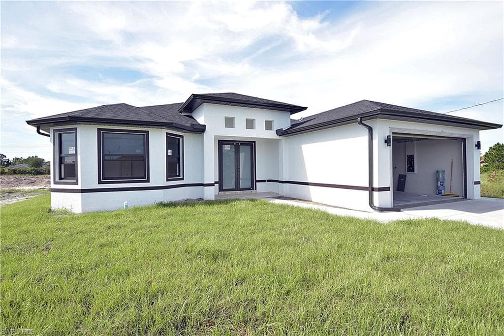 2905 22 ST SW LEHIGH ACRES, FL 33976