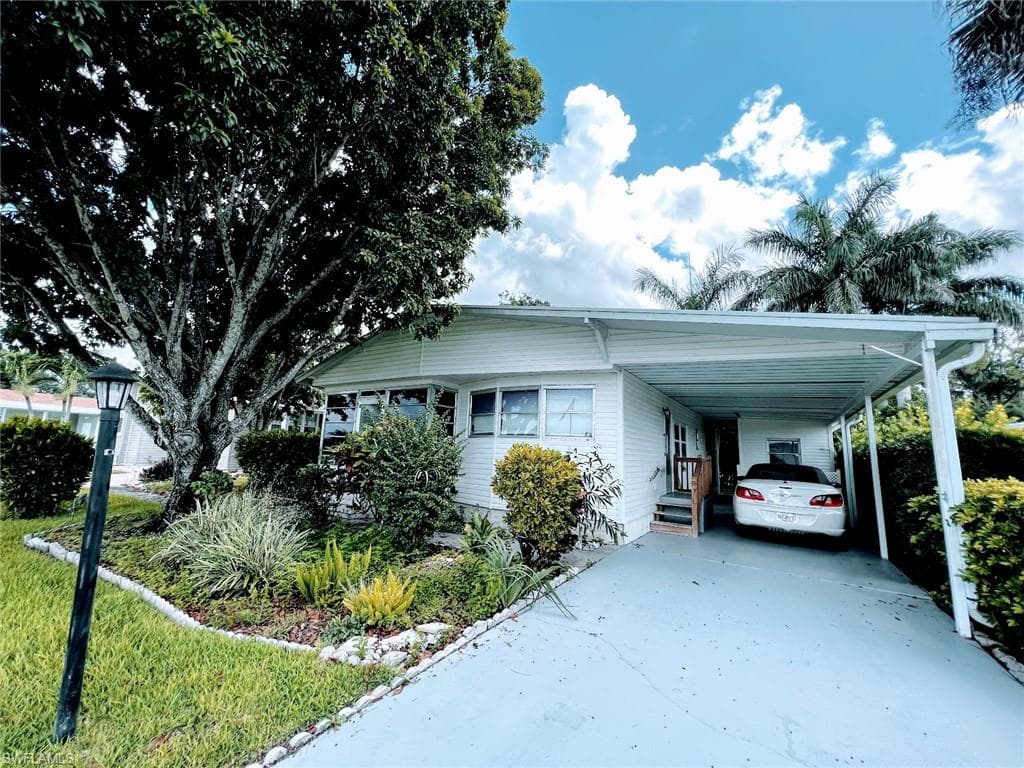 504 Charlemagne BLVD NAPLES, FL 34112