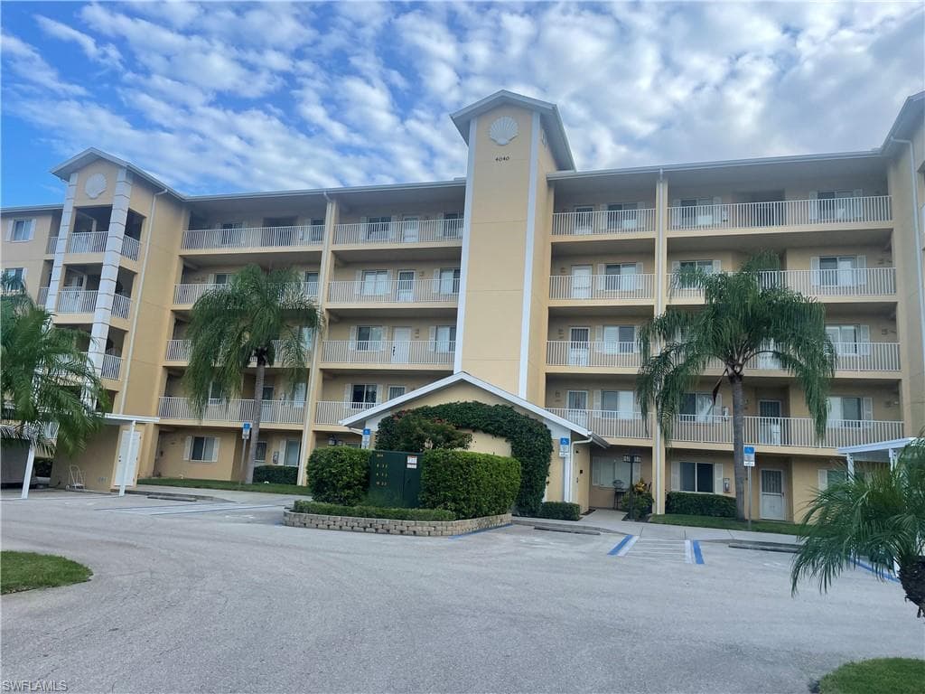 4040 Durango Ct CT 104 ESTERO, FL 33928