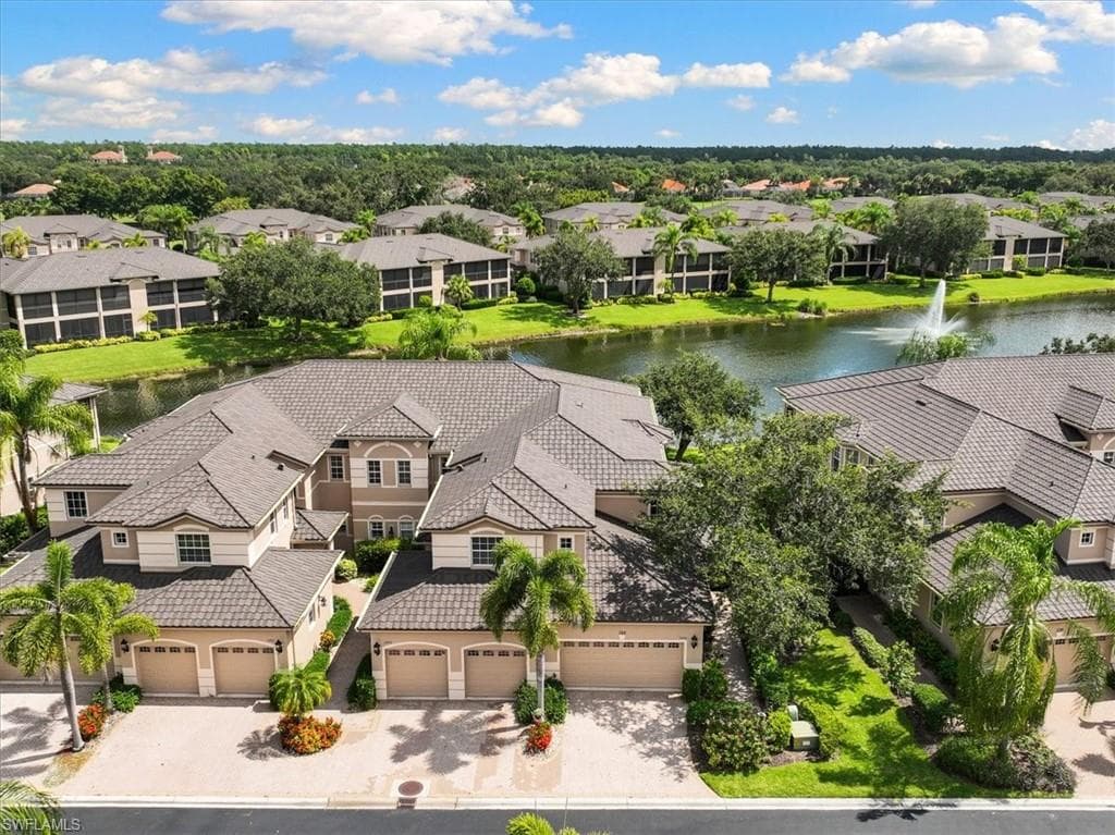745 Regency Reserve CIR 5204 NAPLES, FL 34119