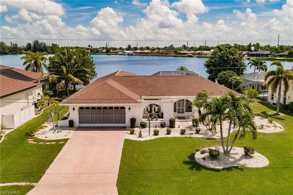 221 SW 9th TER CAPE CORAL, FL 33991