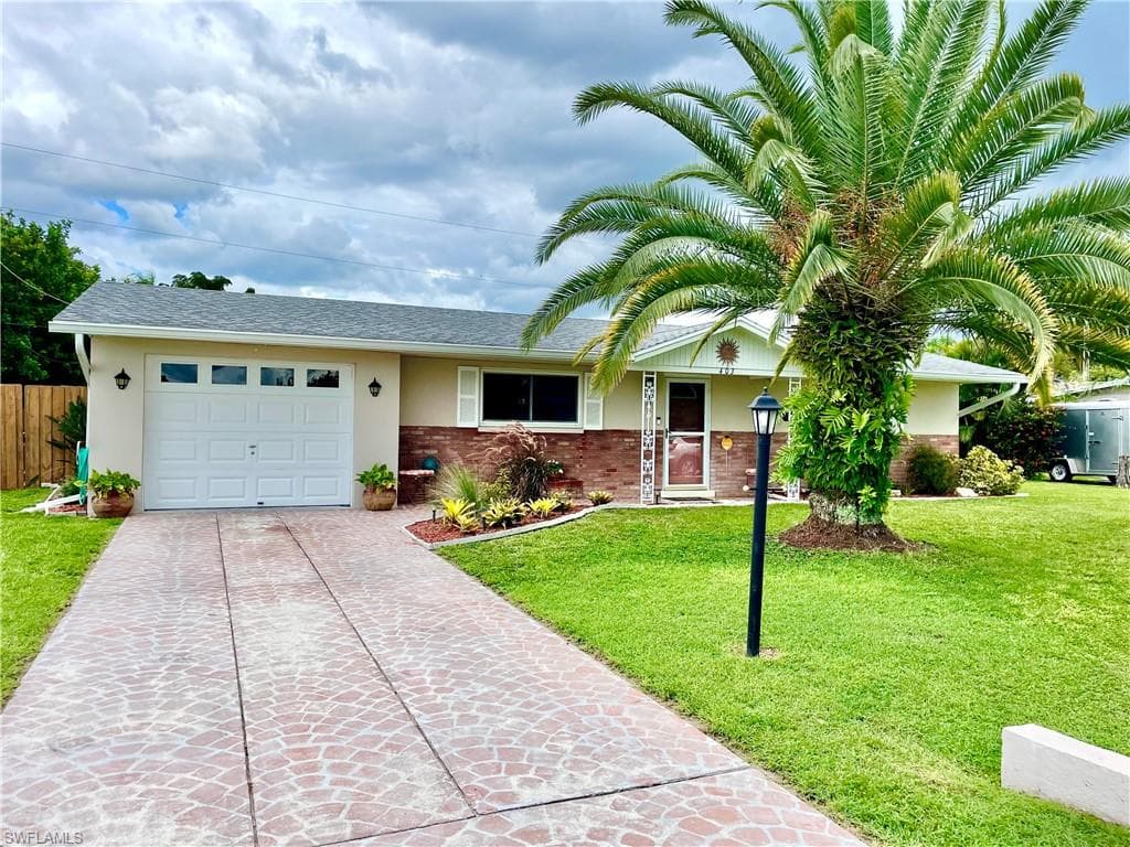 403 Penn RD W LEHIGH ACRES, FL 33936