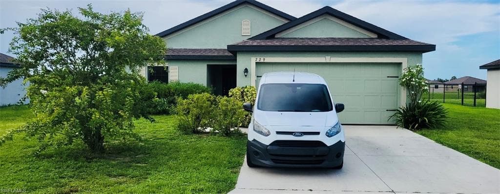729 Center Lake ST LEHIGH ACRES, FL 33974