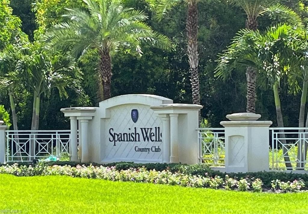 9001 Las Maderas 201 BONITA SPRINGS, FL 34135