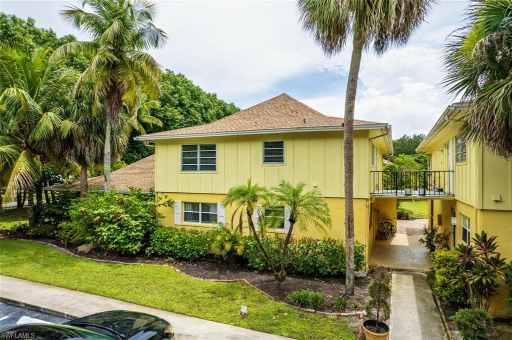 1201 Solana RD 6 NAPLES, FL 34103