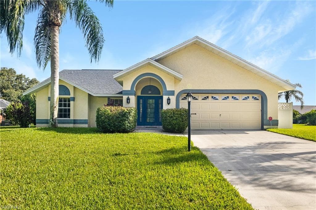 693 Grass Cove CT LEHIGH ACRES, FL 33974