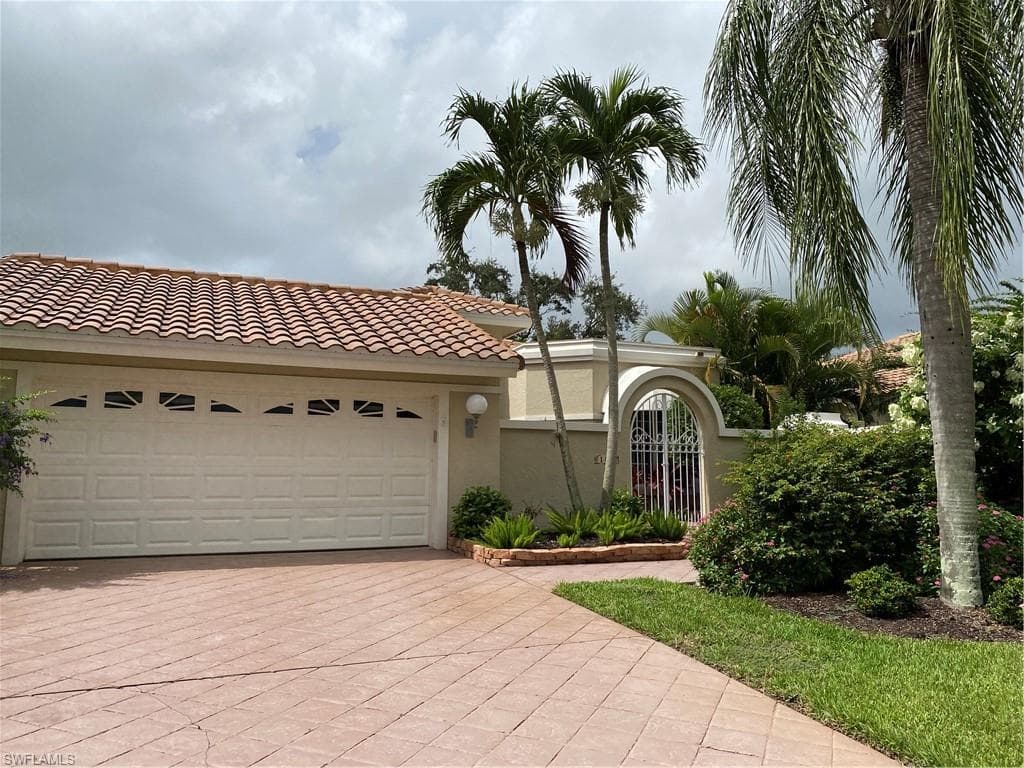 108 Via Napoli NAPLES, FL 34105