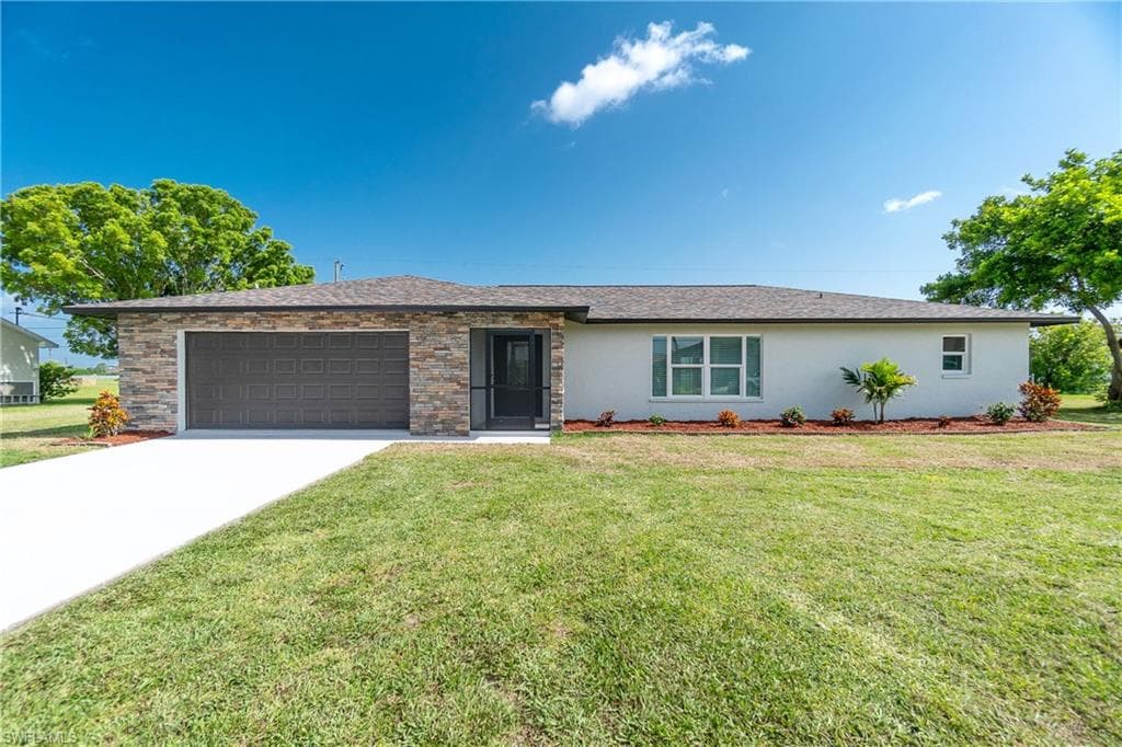 636 NE 7th TER CAPE CORAL, FL 33909