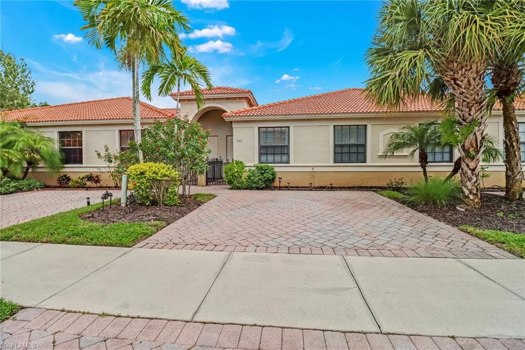 7342 Bristol CIR NAPLES, FL 34120