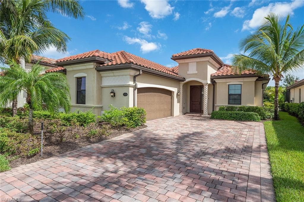 2854 Aviamar CIR NAPLES, FL 34114
