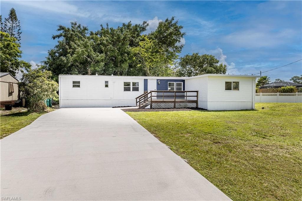 11309 Olive CIR PUNTA GORDA, FL 33955
