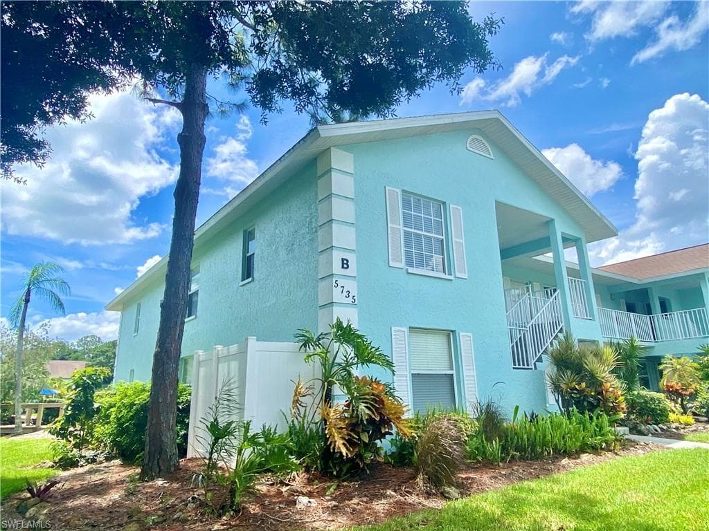 5735 Whitaker RD B201 NAPLES, FL 34112