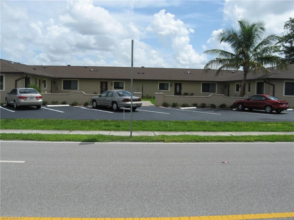 3715 Country Club BLVD E CAPE CORAL, FL 33904