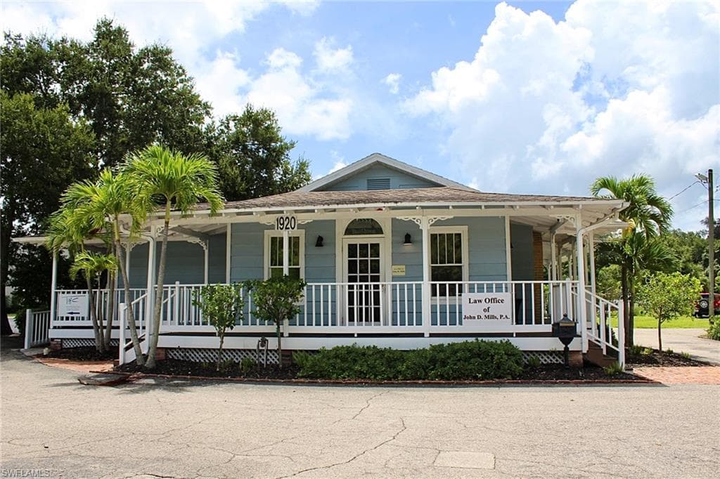 1920 Victoria AVE FORT MYERS, FL 33901