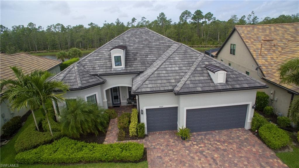 7597 Blackberry DR NAPLES, FL 34114