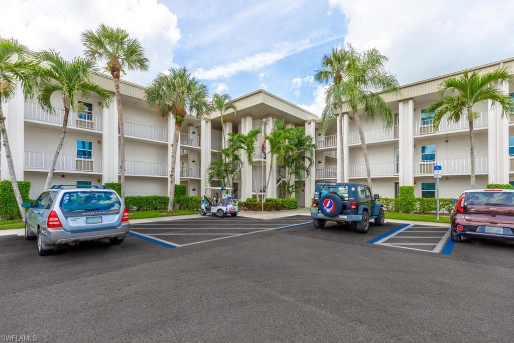 1624 Pine Valley DR 117 FORT MYERS, FL 33907