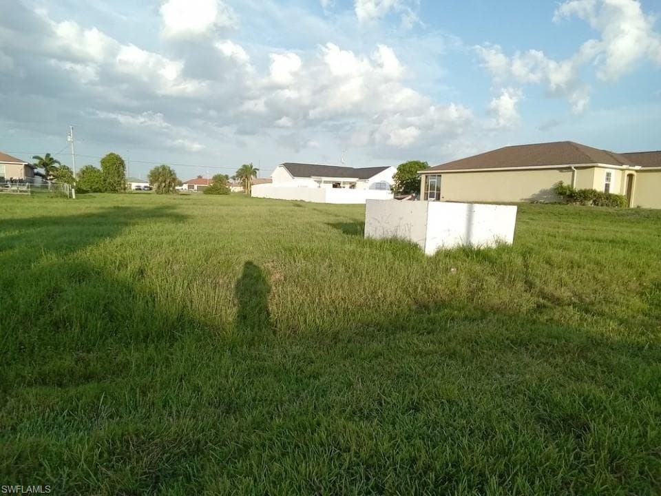409 25th PL CAPE CORAL, FL 33993