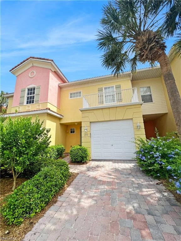 9800 Quinta Artesa WAY 102 FORT MYERS, FL 33908