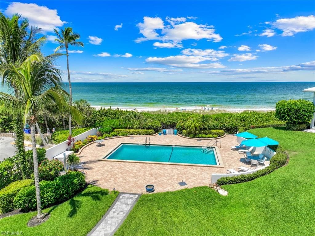 2701 Gulf Shore Blvd N, Villa 3 NAPLES, FL 34103