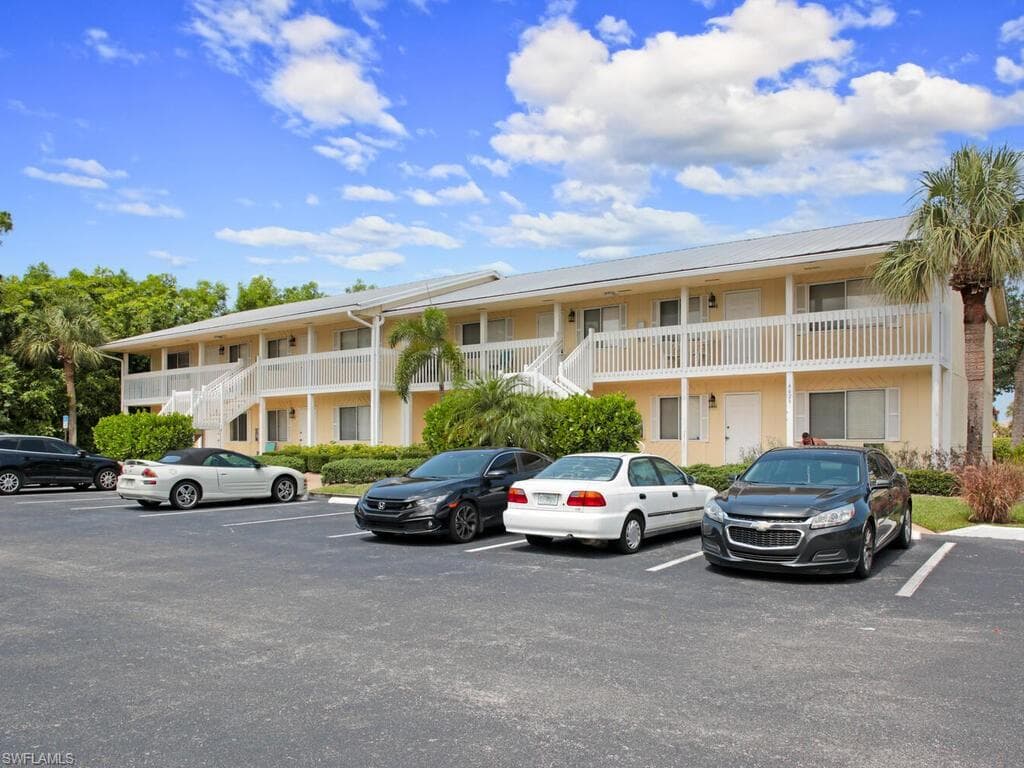 4629 Bayshore DR J1 NAPLES, FL 34112