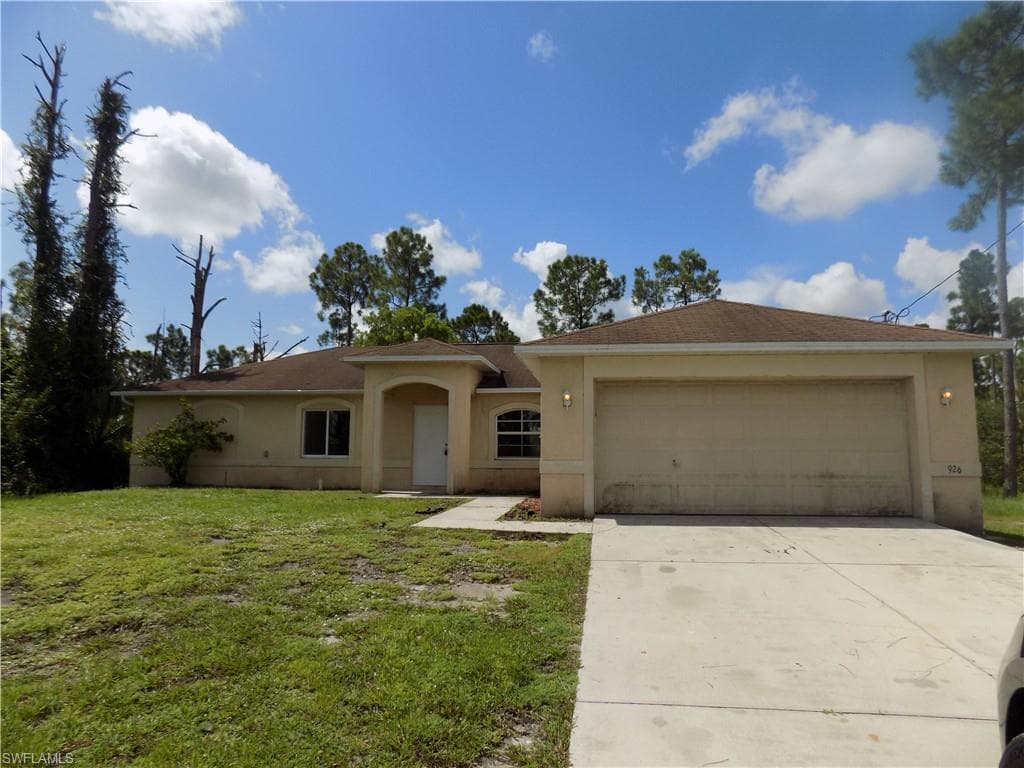 926 Dempsey ST LEHIGH ACRES, FL 33974
